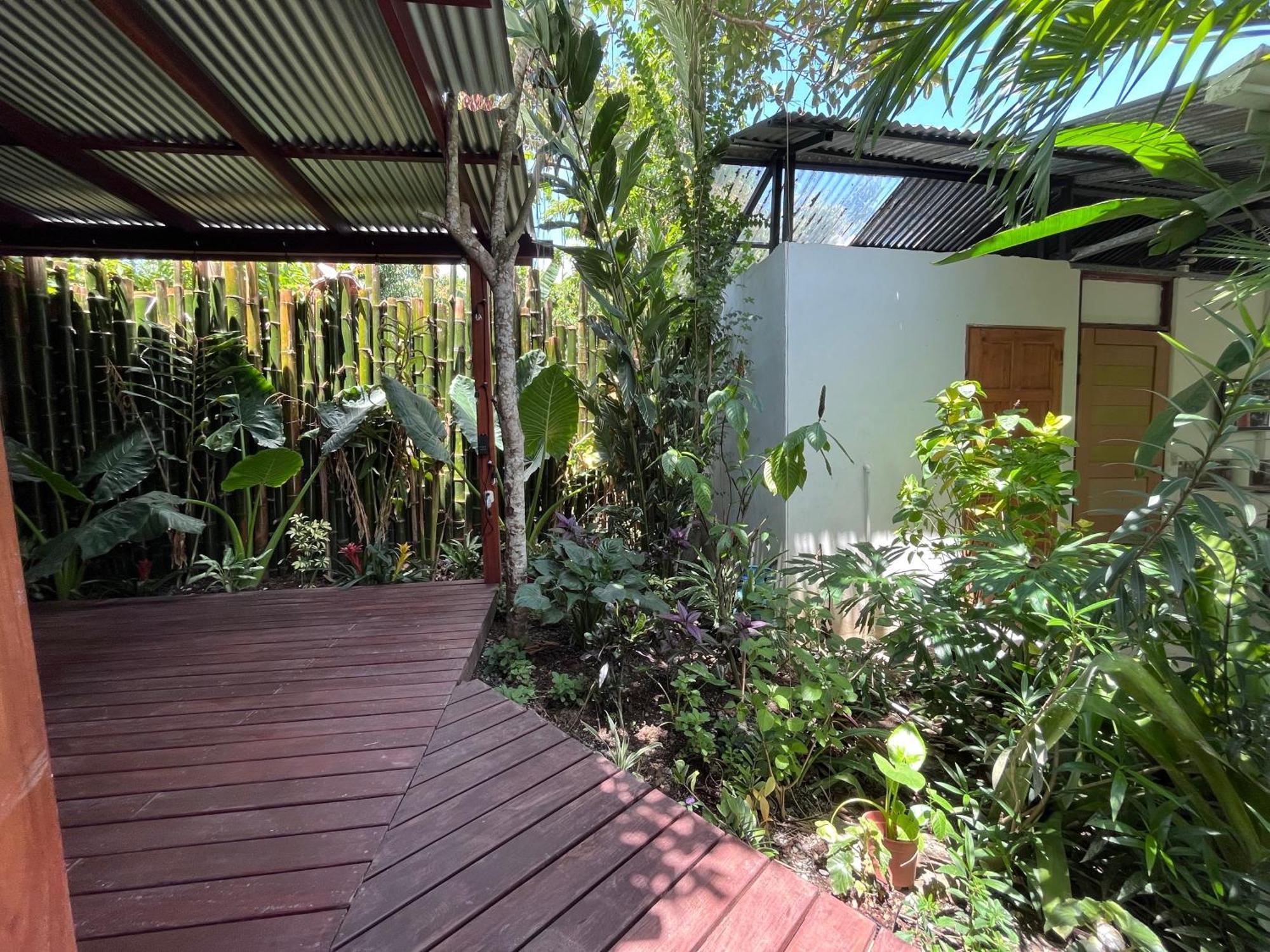 Mecca Puerto Viejo de Talamanca Exterior foto
